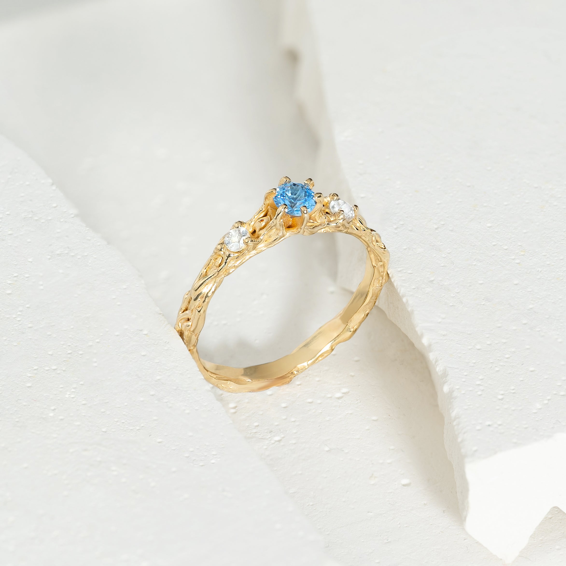 Pierścionek Twigs z Topazem